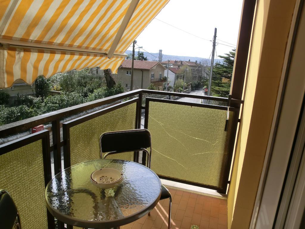 Le Rose Apartment Триест Стая снимка